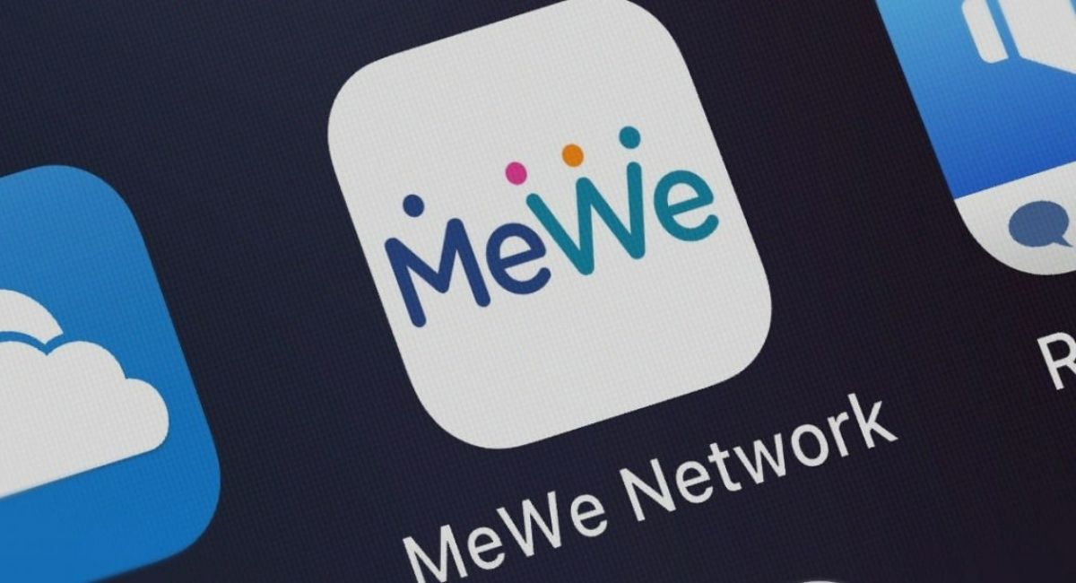 MeWe app development- Know USP, features, tech stack, and cost.